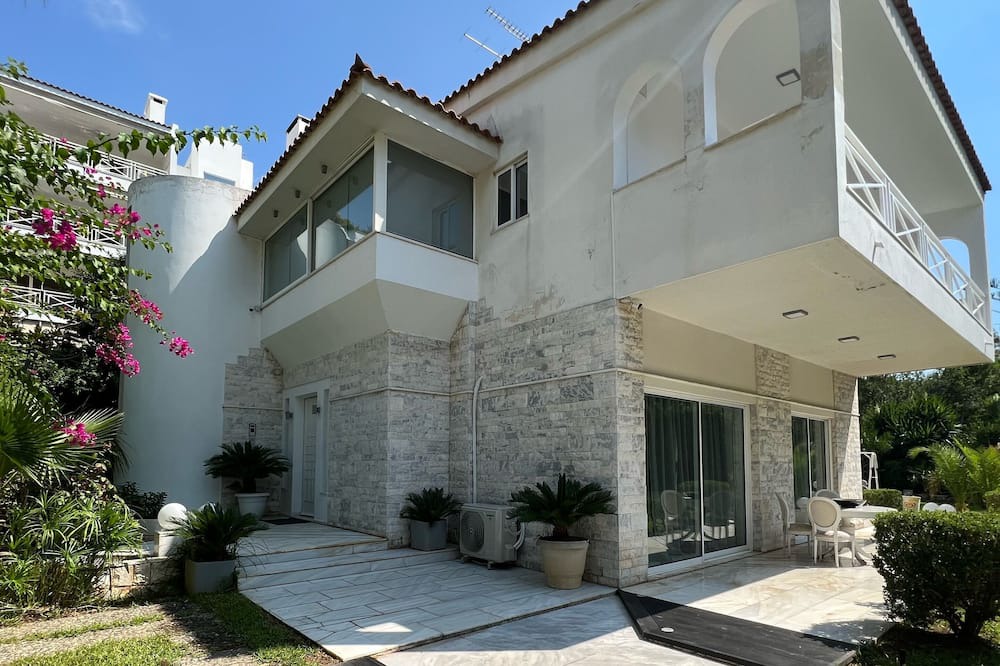 Photo of Outdoor in Kavouri