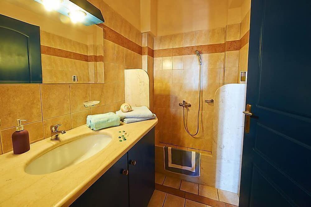 Photo of Bathroom in Marathias