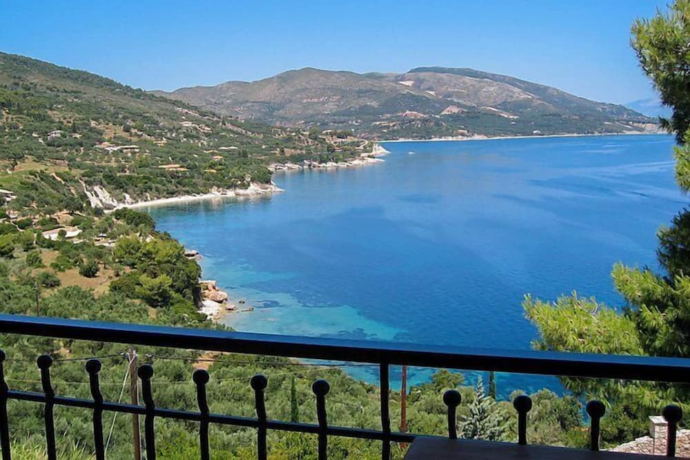 Photo of Patio Balcony in Marathias