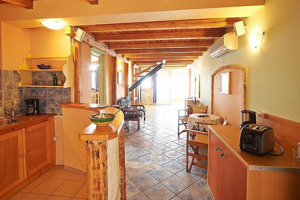 Photo of Livingroom in Marathias