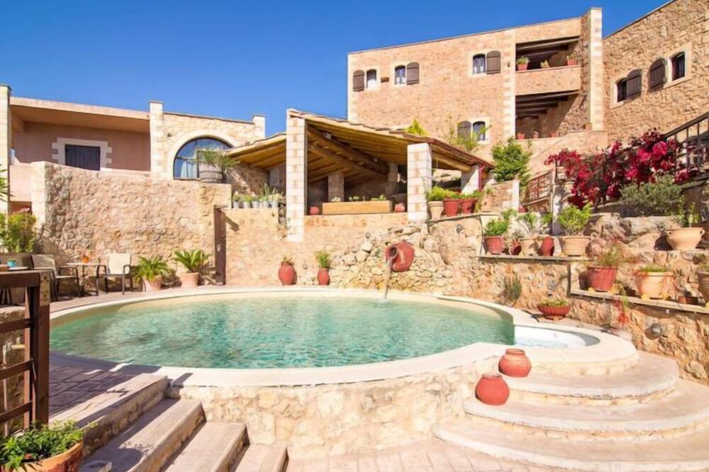 Photo of Outdoor in Samonas