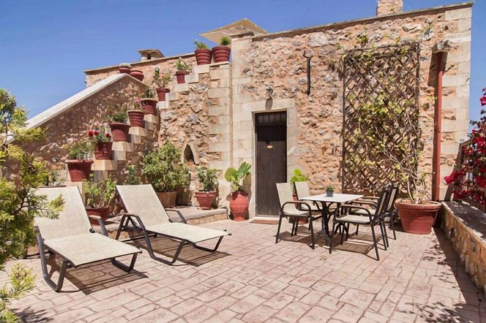 Photo of Patio Balcony in Samonas