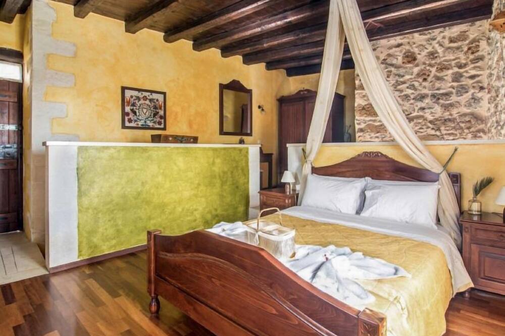 Photo of Bedroom in Samonas
