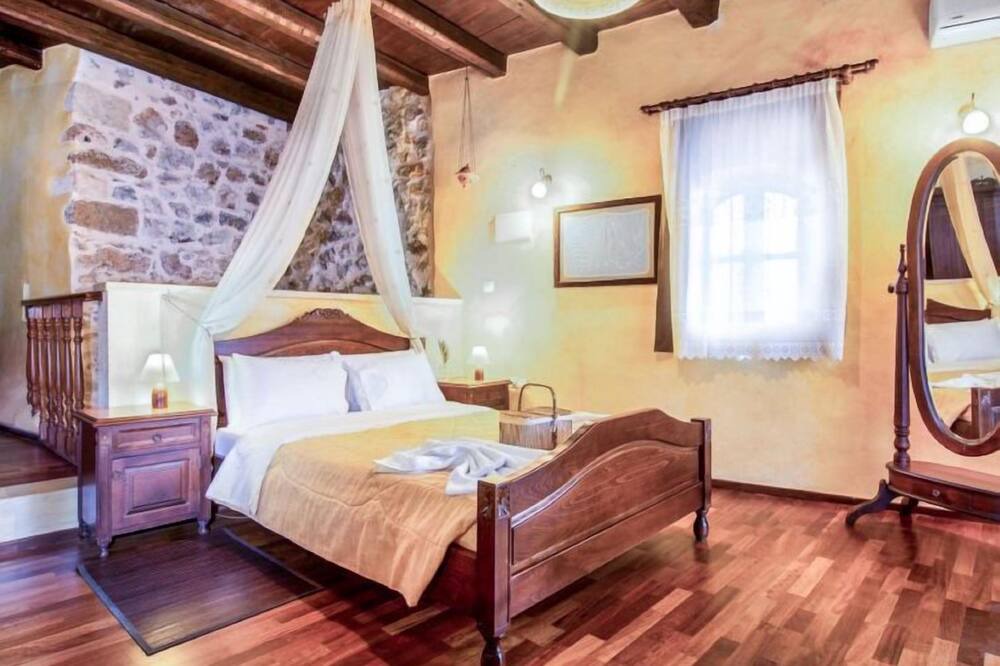 Photo of Bedroom in Samonas