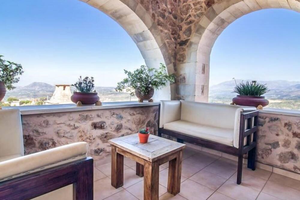 Photo of Patio Balcony in Samonas