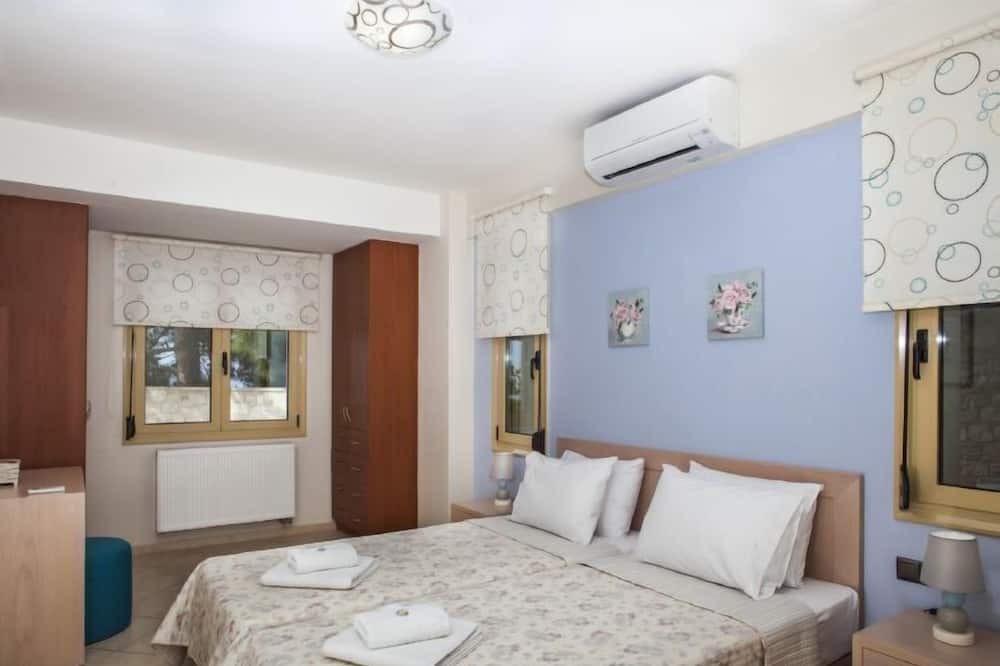 Photo of Bedroom in Roussospiti