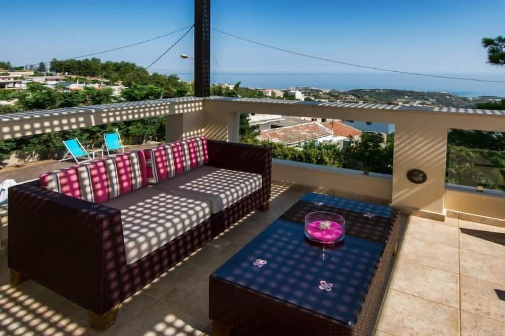 Photo of Patio Balcony in Roussospiti