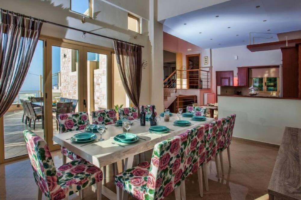 Photo of Kitchen in Roussospiti