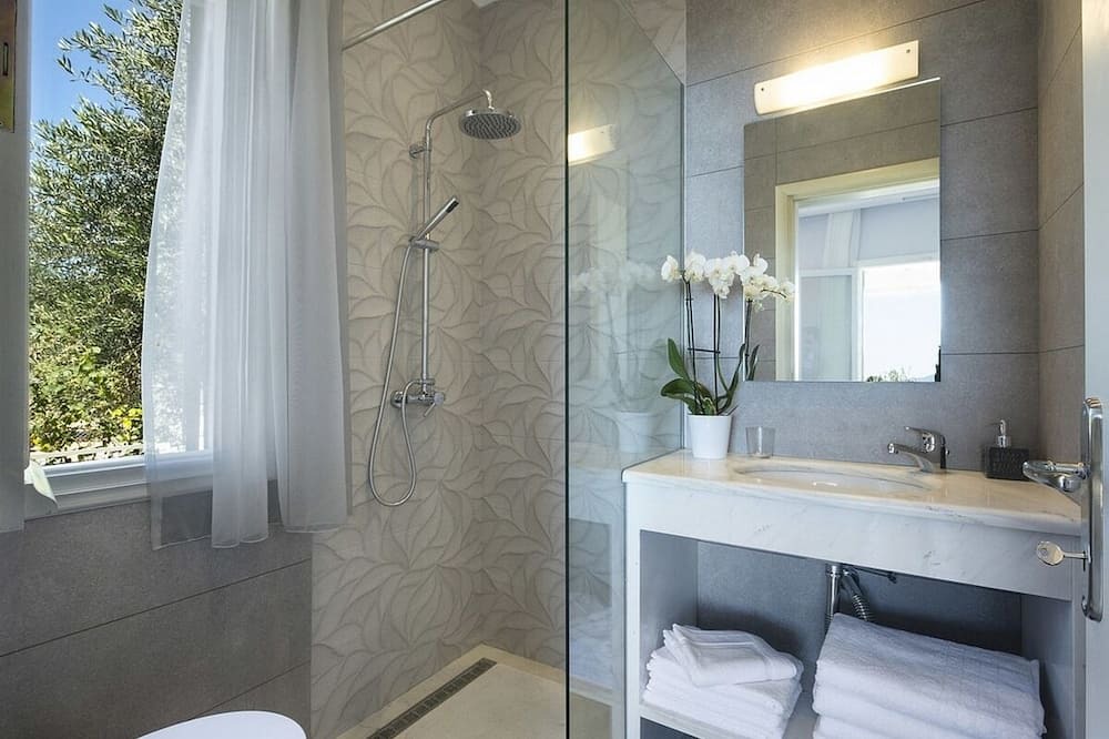 Photo of Bathroom in Perama