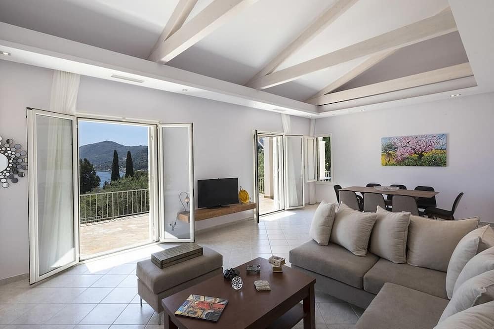 Photo of Livingroom in Perama