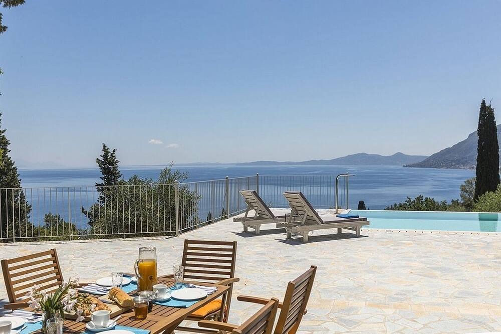 Photo of Patio Balcony in Perama