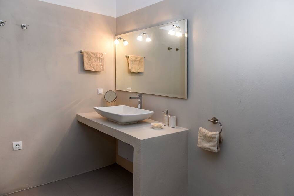 Photo of Bathroom in Koundouros