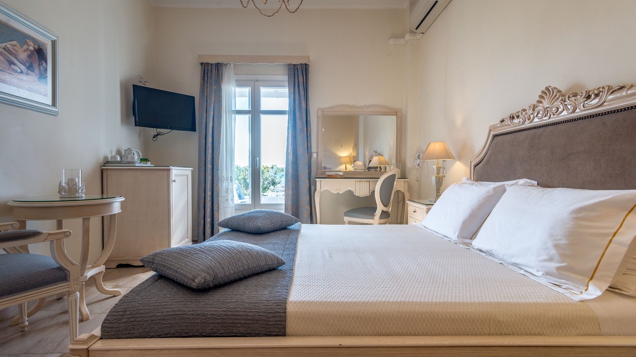 Photo of Bedroom in Adamas