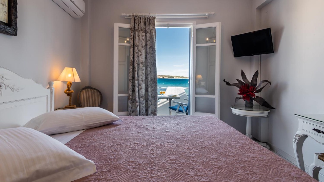 Photo of Bedroom in Adamas