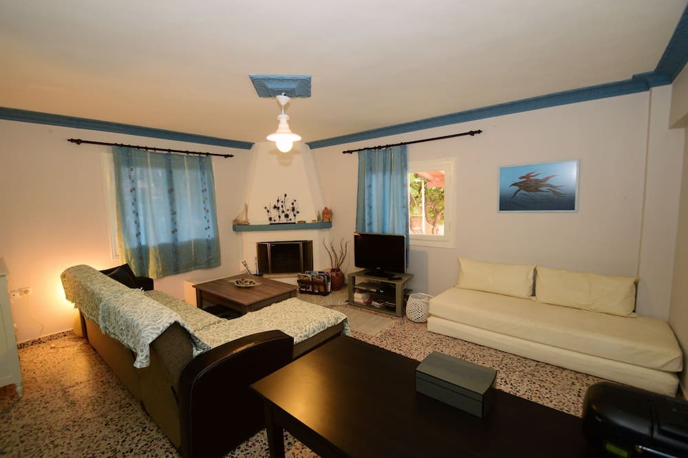 Photo of Livingroom in Evrostina