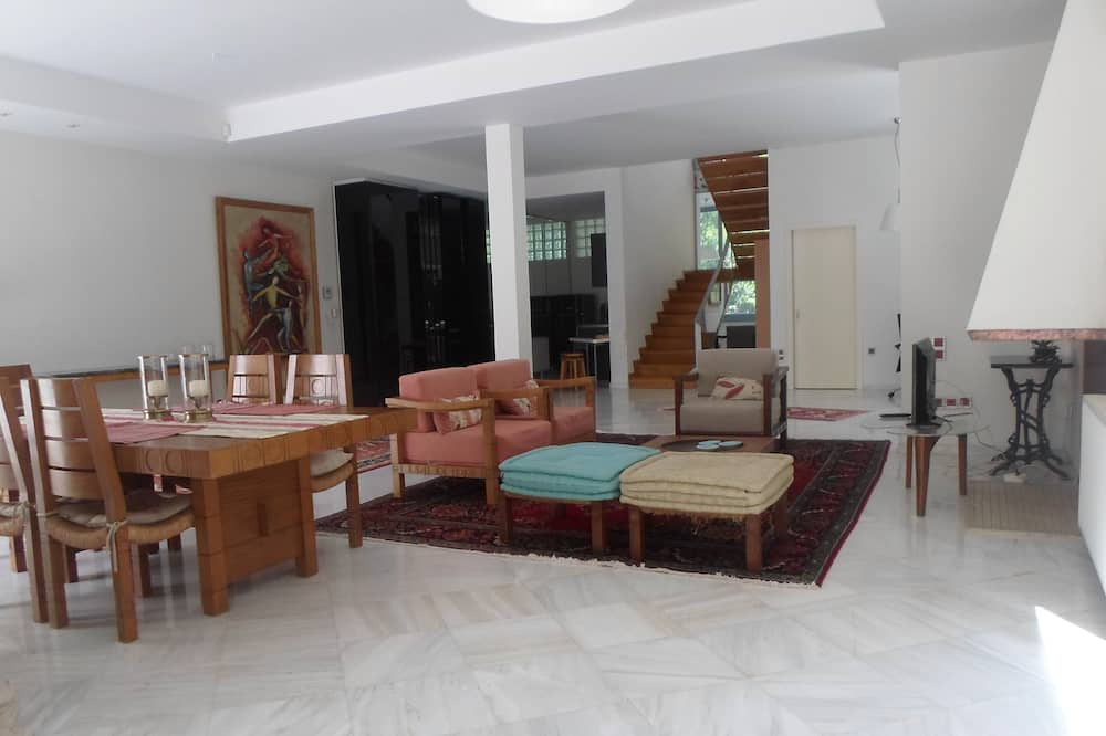 Photo of Livingroom in Ekali