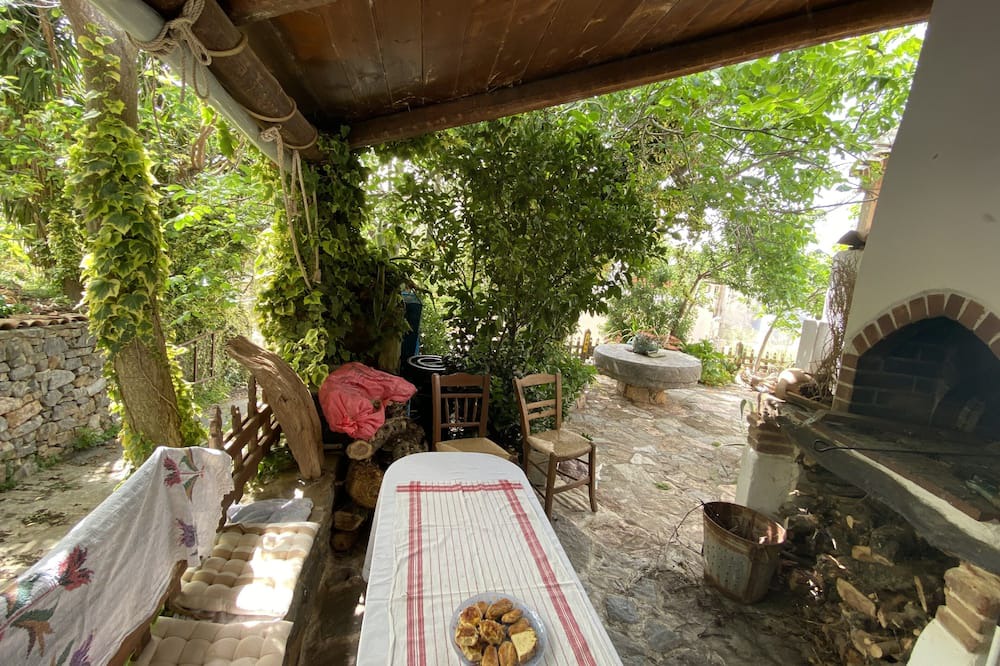 Photo of Patio Balcony in Minoa Pediada