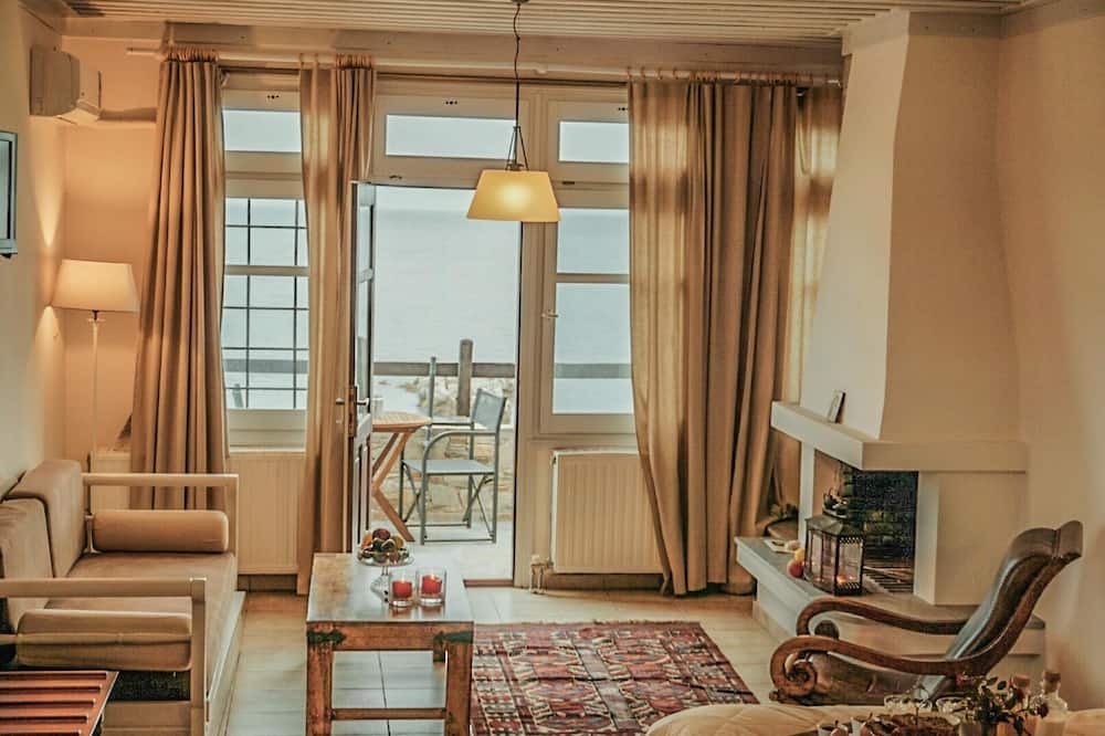 Photo of Livingroom in Papa Nero