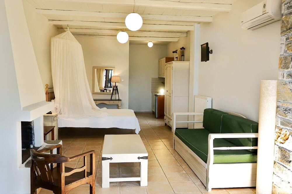 Photo of Livingroom in Papa Nero