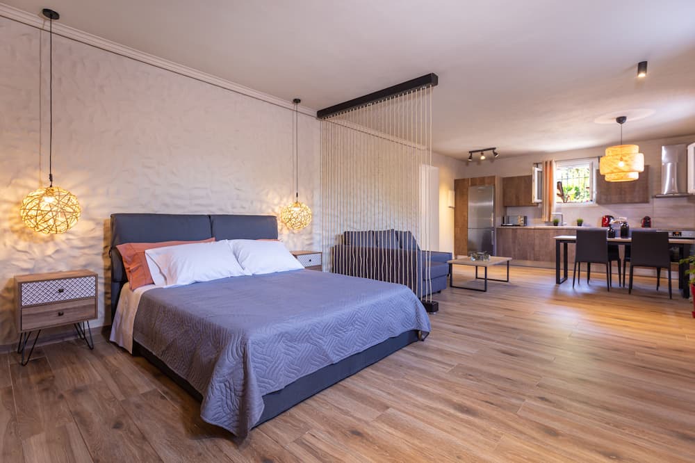 Photo of Bedroom in Ipsos