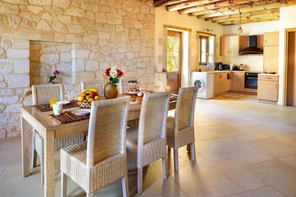 Photo of Livingroom in Maheri