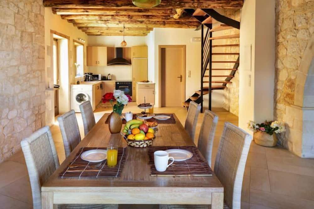 Photo of Livingroom in Maheri