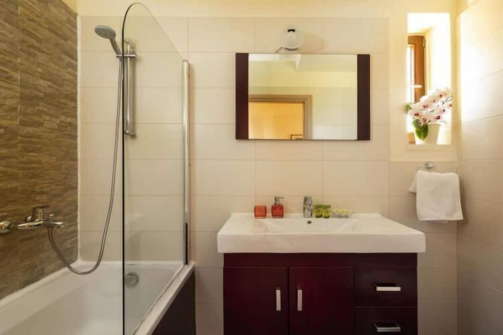 Photo of Bathroom in Maheri