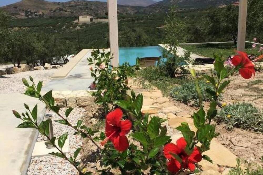 Photo of Outdoor in Plakalona