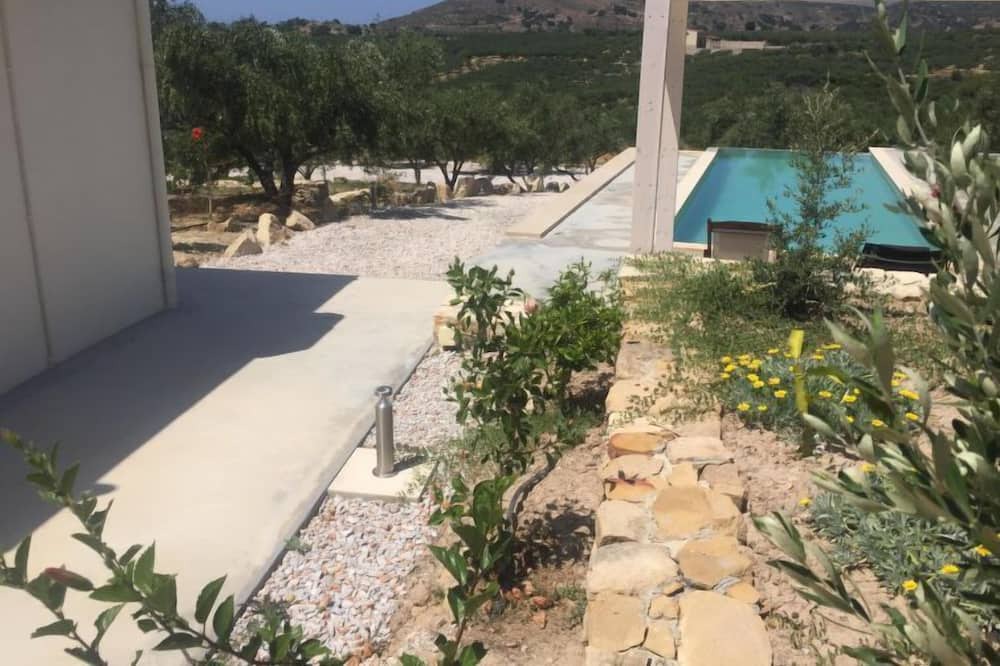 Photo of Outdoor in Plakalona