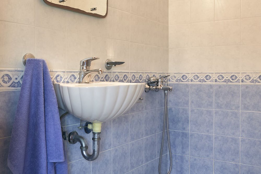 Photo of Bathroom in Koundouros