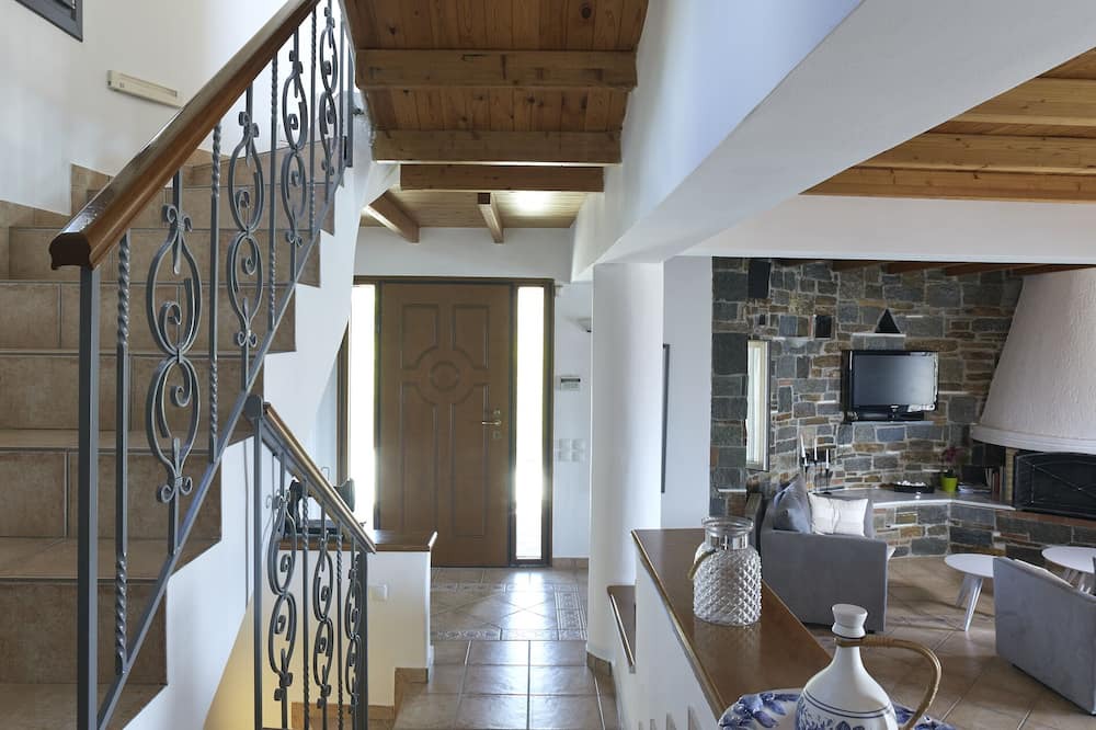 Photo of Livingroom in Koundouros