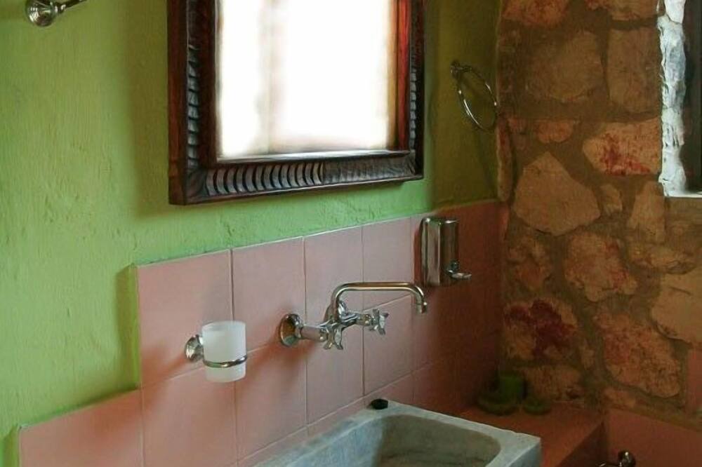 Photo of Bathroom in Varvara