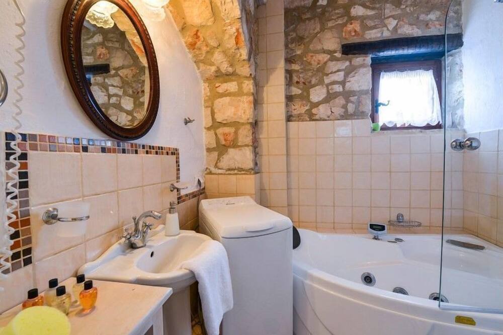 Photo of Bathroom in Varvara