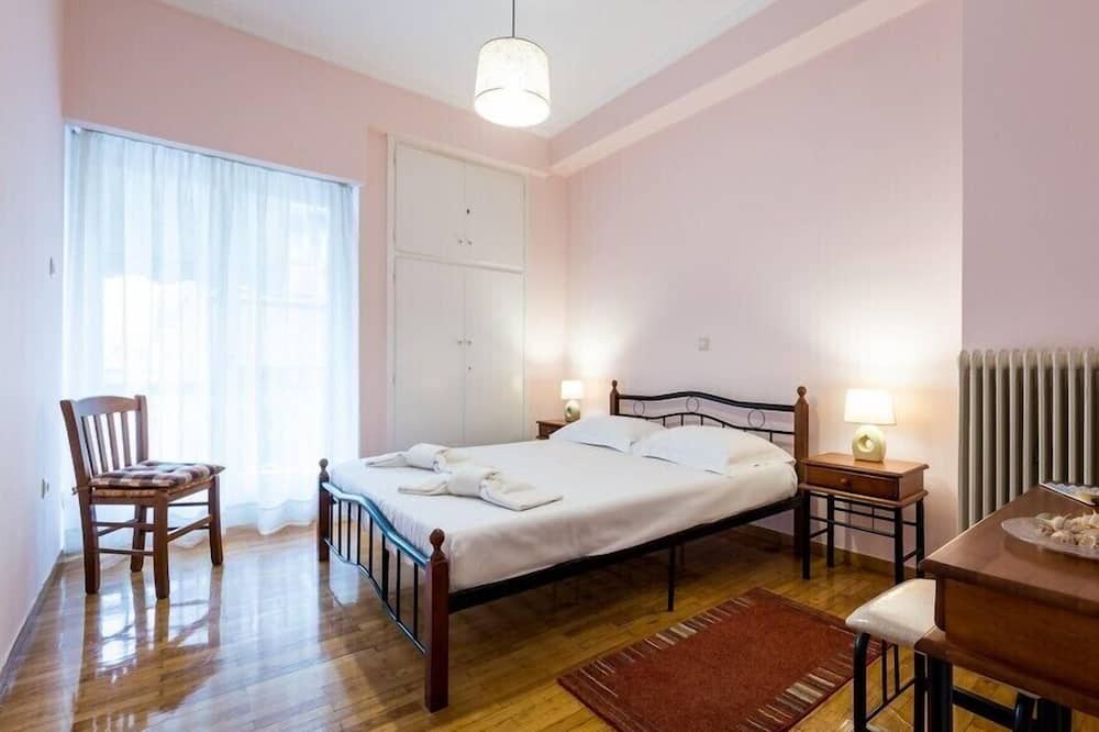 Photo of Bedroom in Platia Viktorias