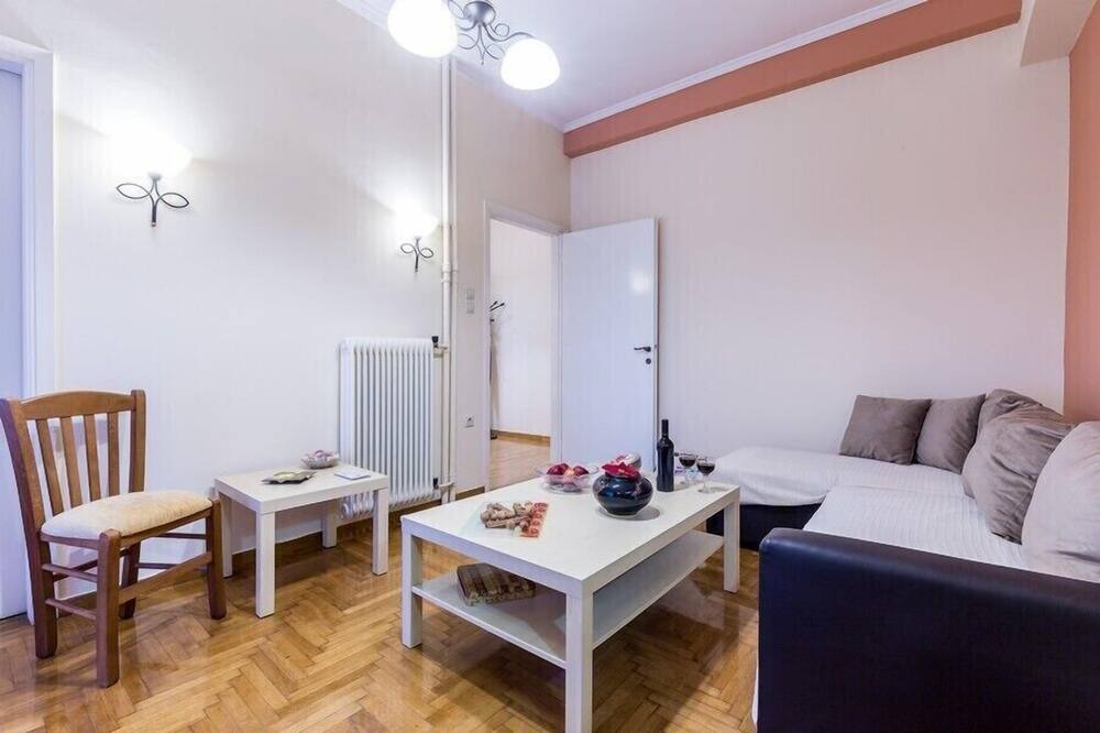 Photo of Livingroom in Platia Viktorias