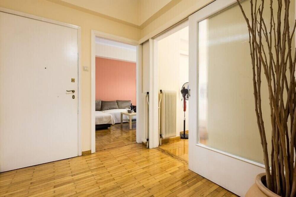 Photo of Livingroom in Platia Viktorias