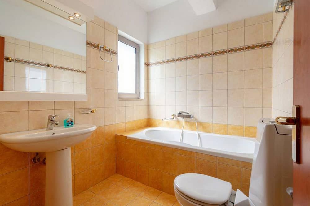 Photo of Bathroom in Katokhorion