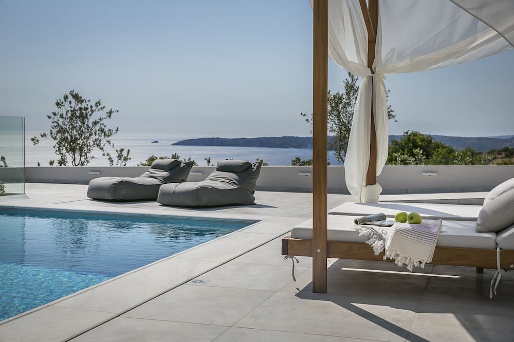 Photo of Outdoor in Plateies