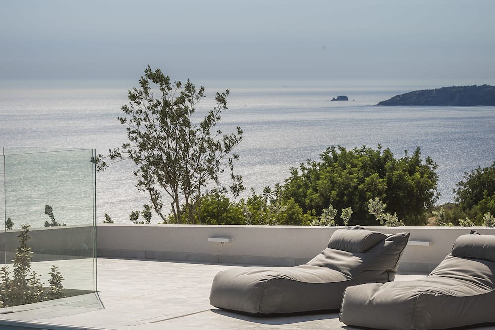 Photo of Outdoor in Plateies