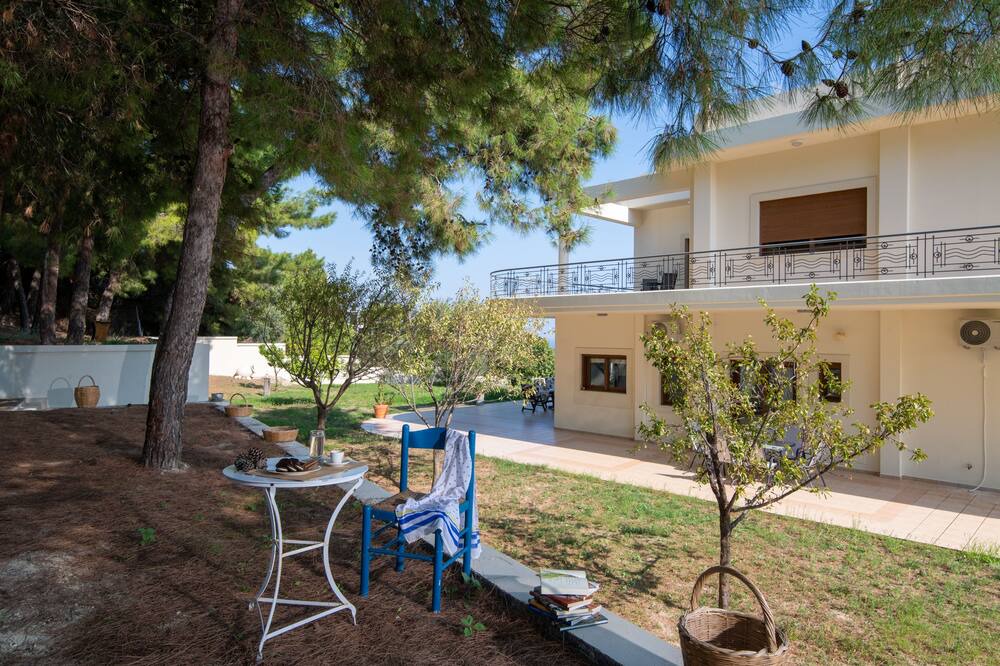 Photo of Outdoor in Asgourou