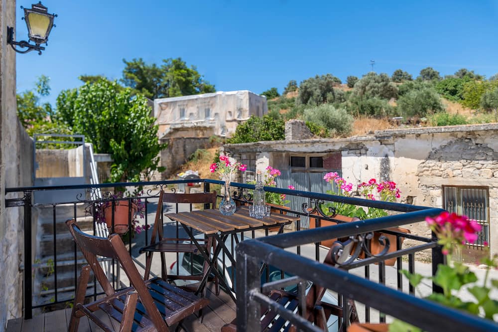 Photo of Patio Balcony in Plouti