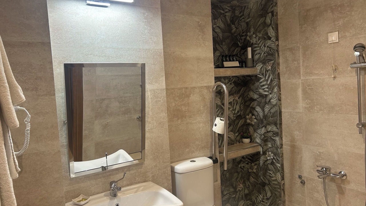 Photo of Bathroom in Thermi