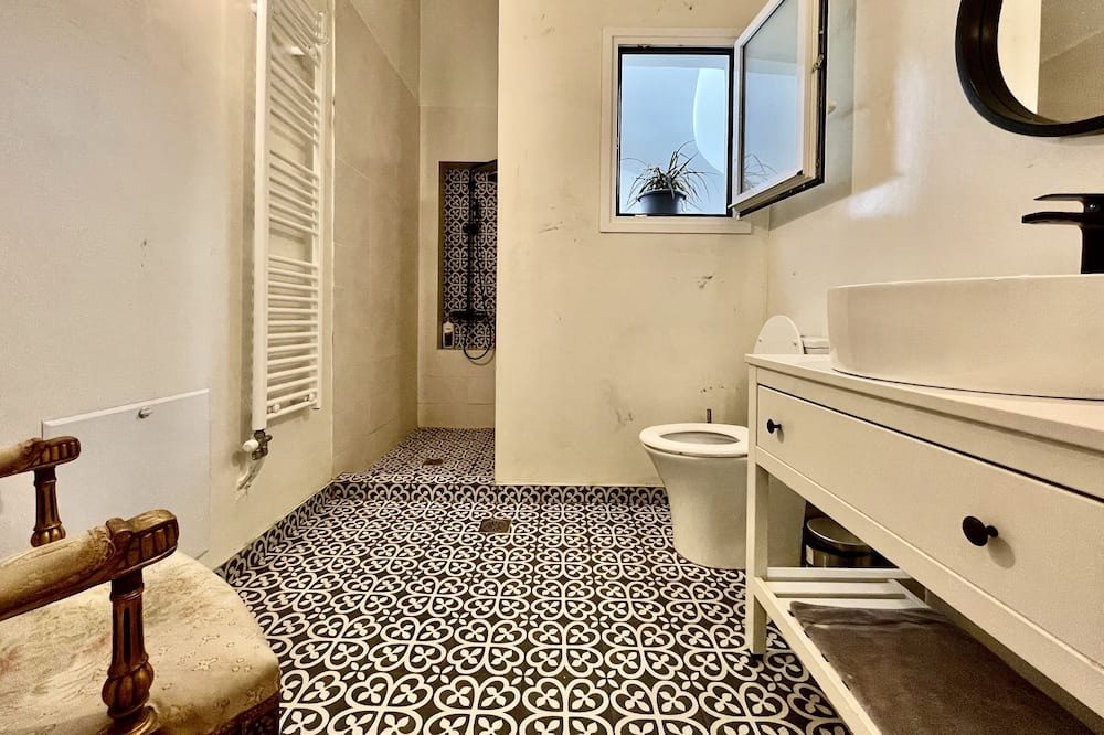 Photo of Bathroom in Petralona