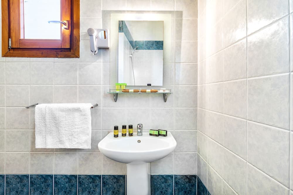 Photo of Bathroom in Keratsini-Drapetsona