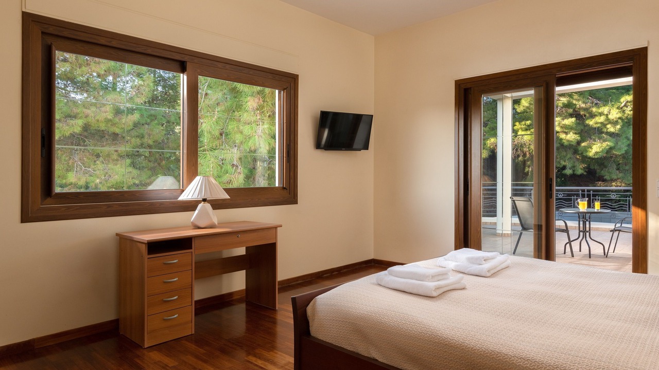 Photo of Bedroom in Asgourou