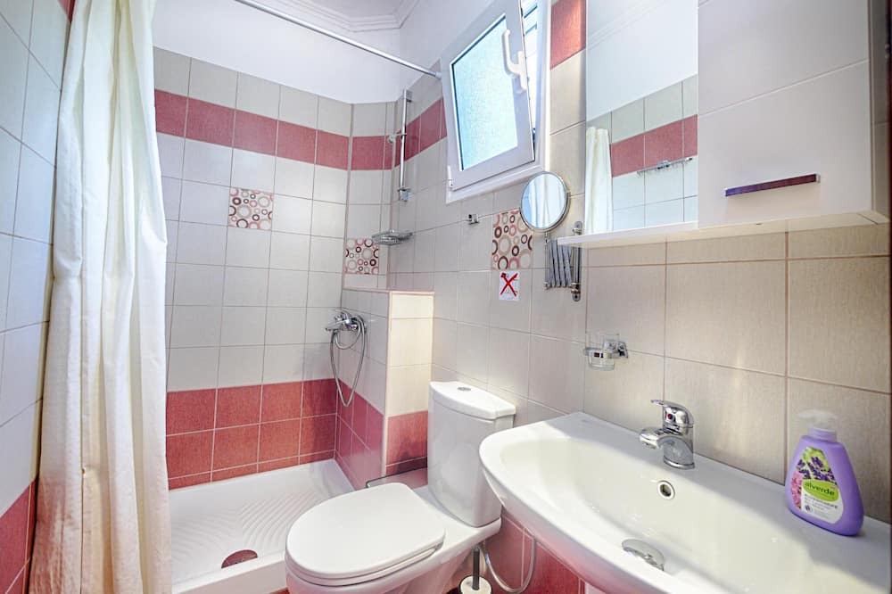Photo of Bathroom in Agios Georgios Pagon