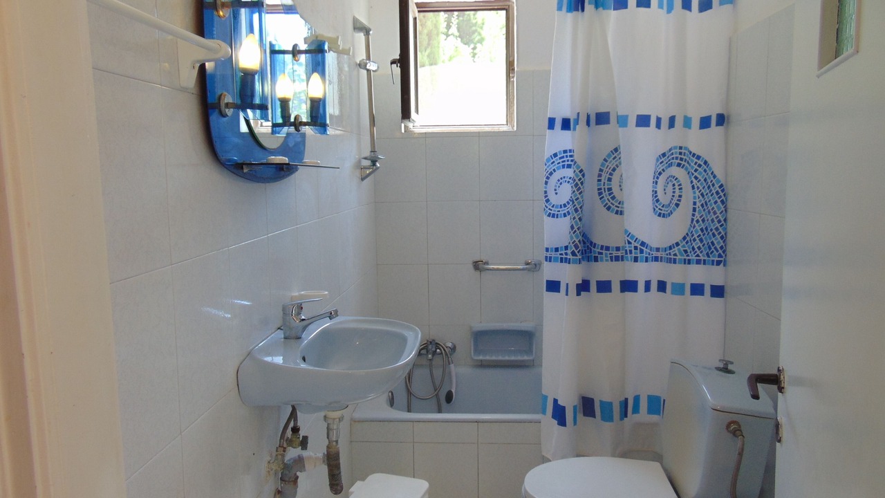 Photo of Bathroom in Kato Korakiana