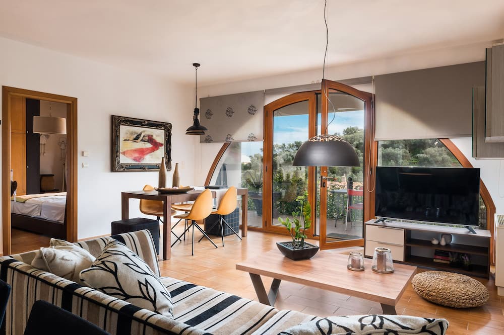 Photo of Livingroom in Makrys Tichos