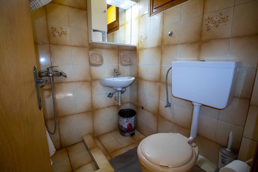 Photo of Bathroom in Roda