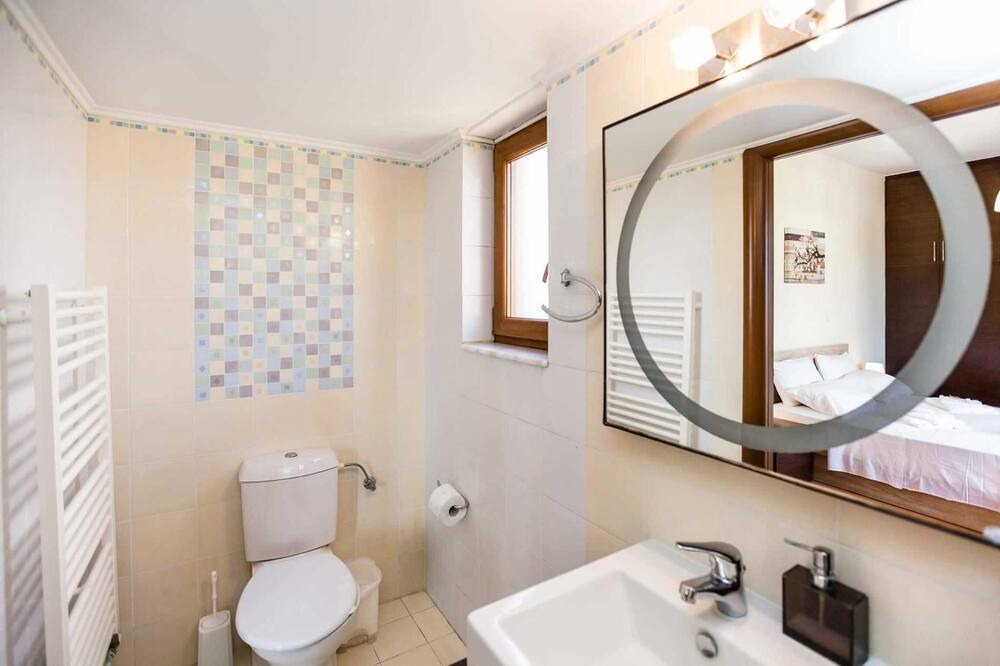Photo of Bathroom in Asgourou